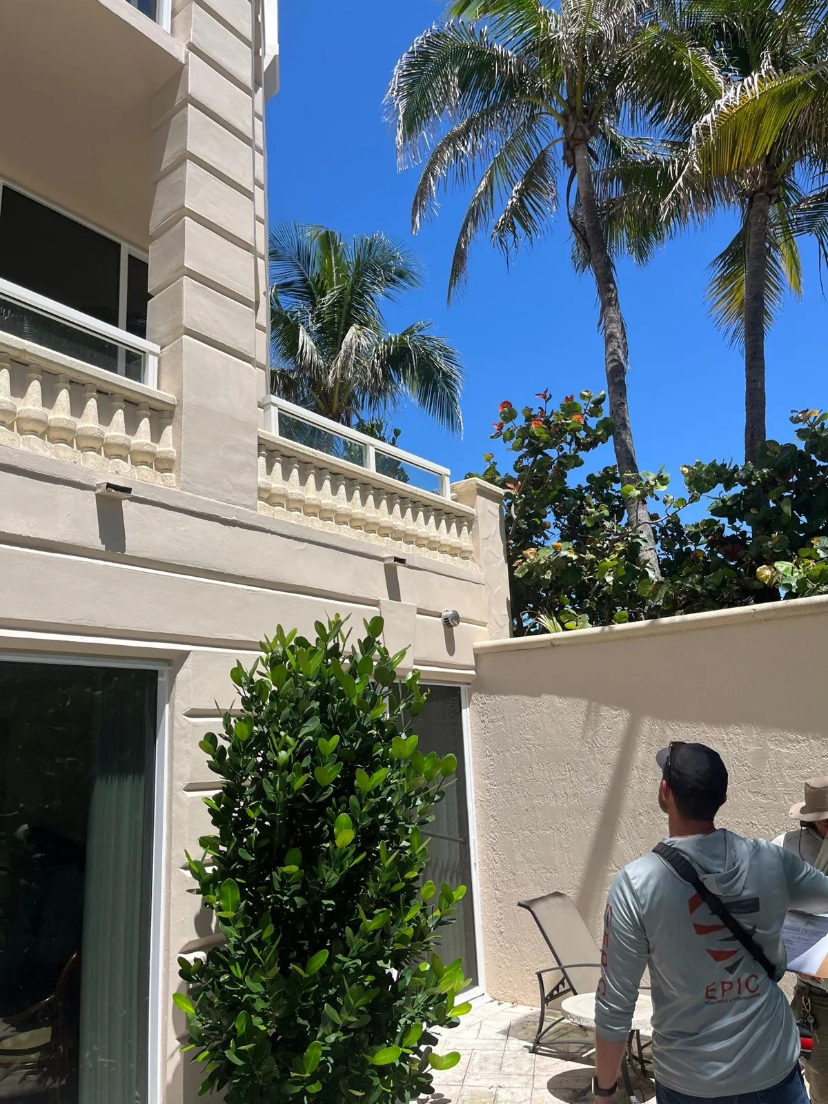 Bellaria building and planter walls